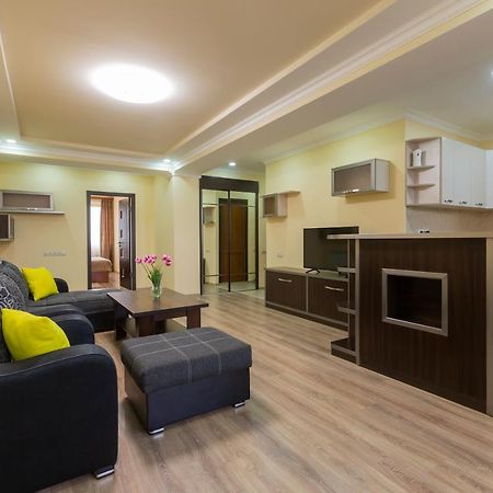 Umba Apartment N5 - Balcony And Mount Ararat View เยเรวาน ภายนอก รูปภาพ