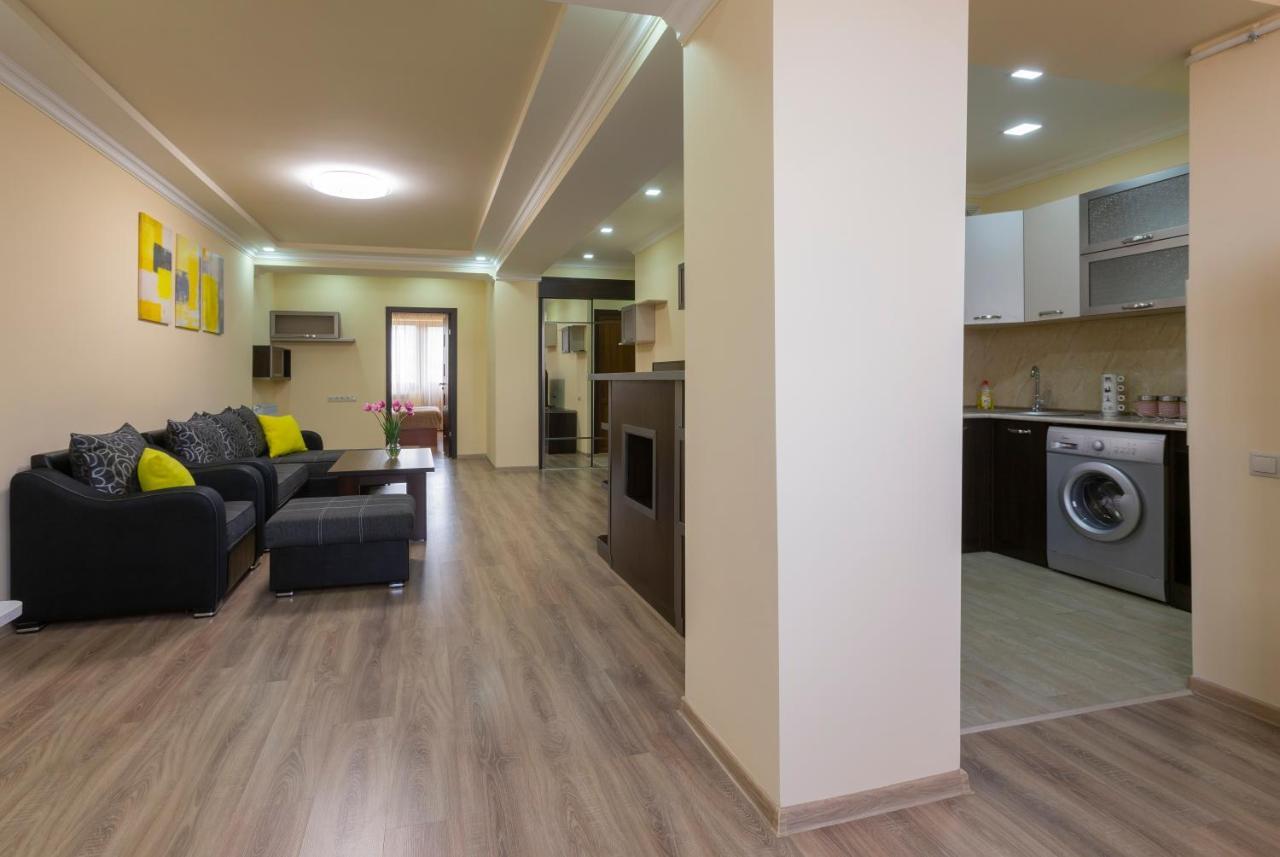 Umba Apartment N5 - Balcony And Mount Ararat View เยเรวาน ภายนอก รูปภาพ